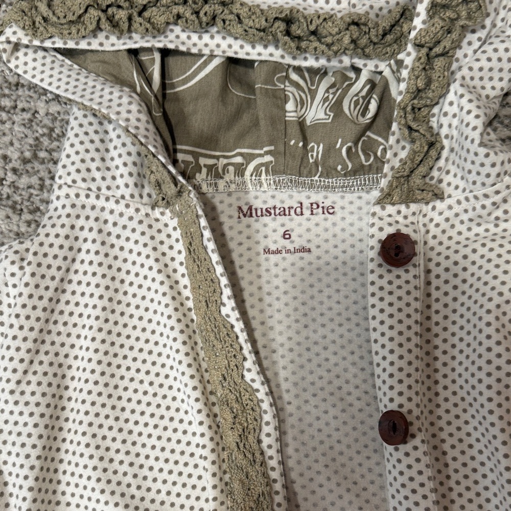 Polka Dot Hooded Peplum with Ruffles - Picture 3 of 8